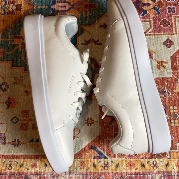 COLE HAAN WHITE LEATHER TENNIS SHOE WOMEN SIZE 10 - Picture 2 of 5